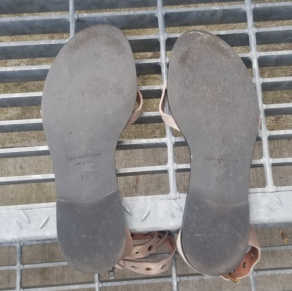 Modern Vintage Sandals - Picture 5 of 6